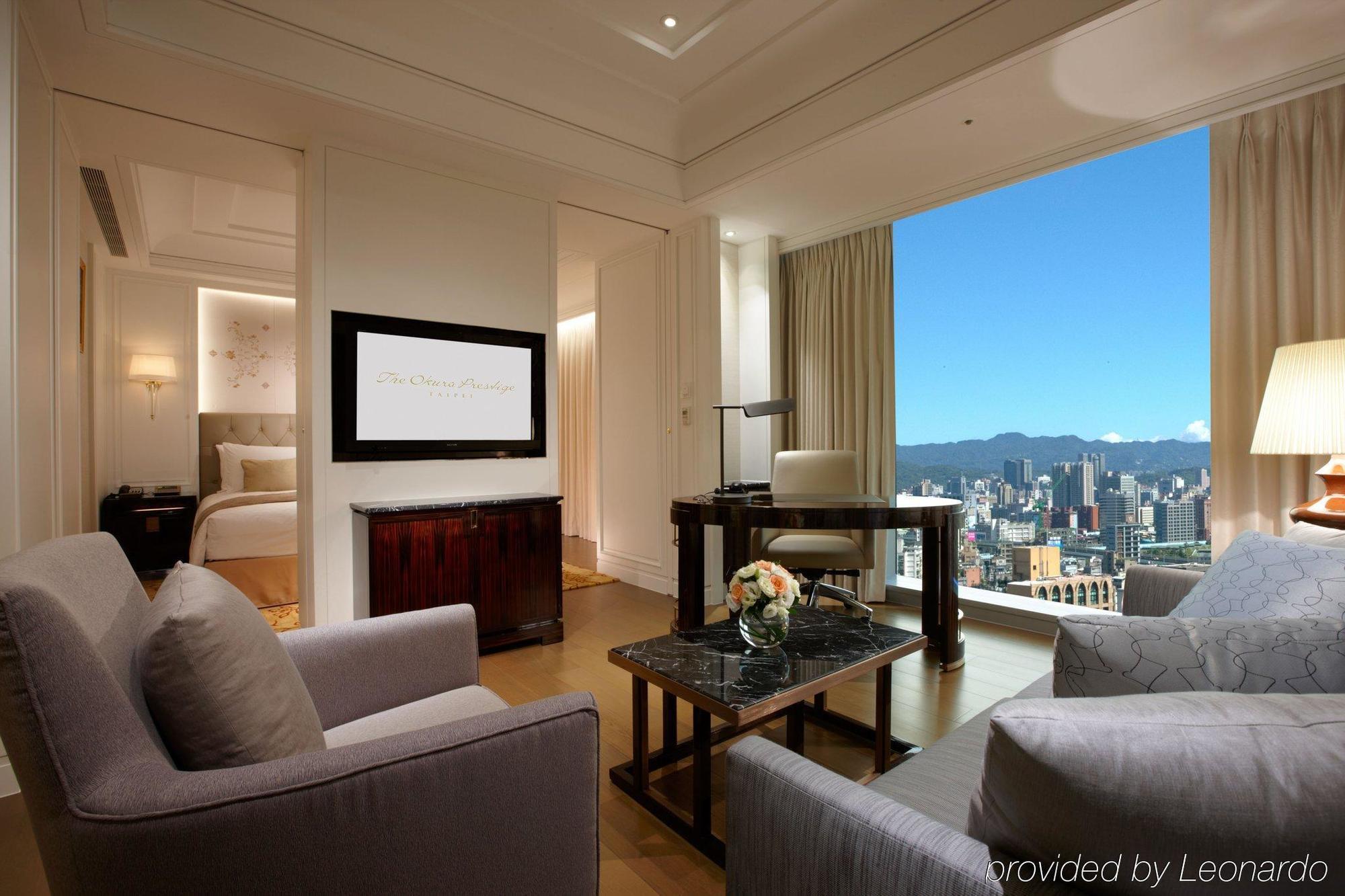 The Okura Prestige Taipei Hotel Екстериор снимка Suite at The Mira Hong Kong